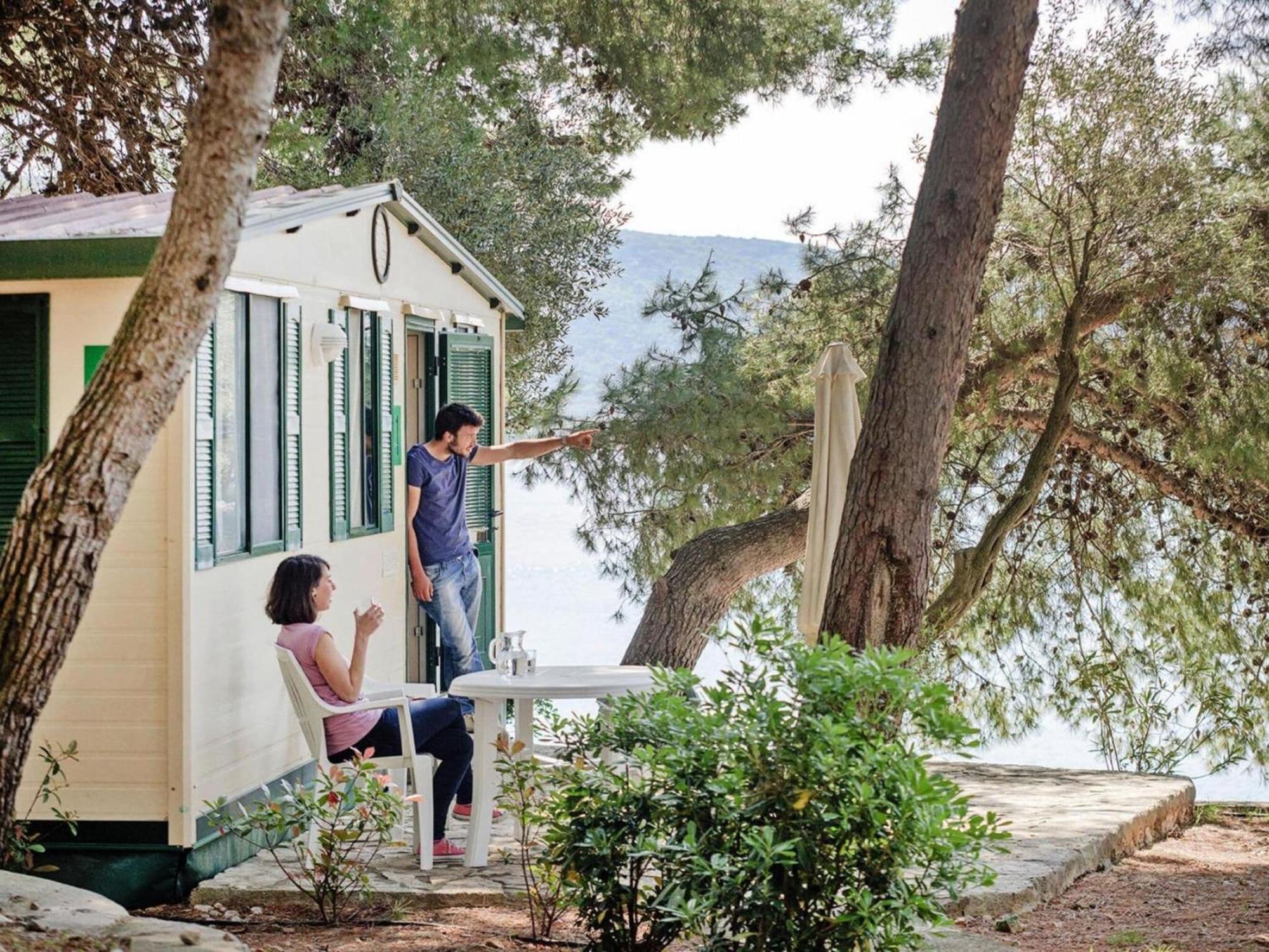 Mobile Homes In Camp Kovacine, Cres, With Long Pebble Beach Exteriör bild